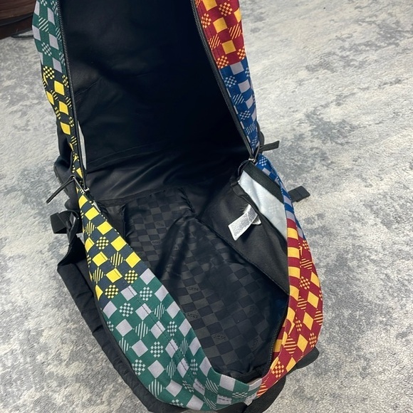 VANS x Harry Potter Hogwarts Backpack Black Multi House Colors School Unisex - Picture 3 of 16